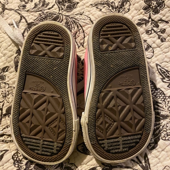 Pink Converse - Picture 2 of 3